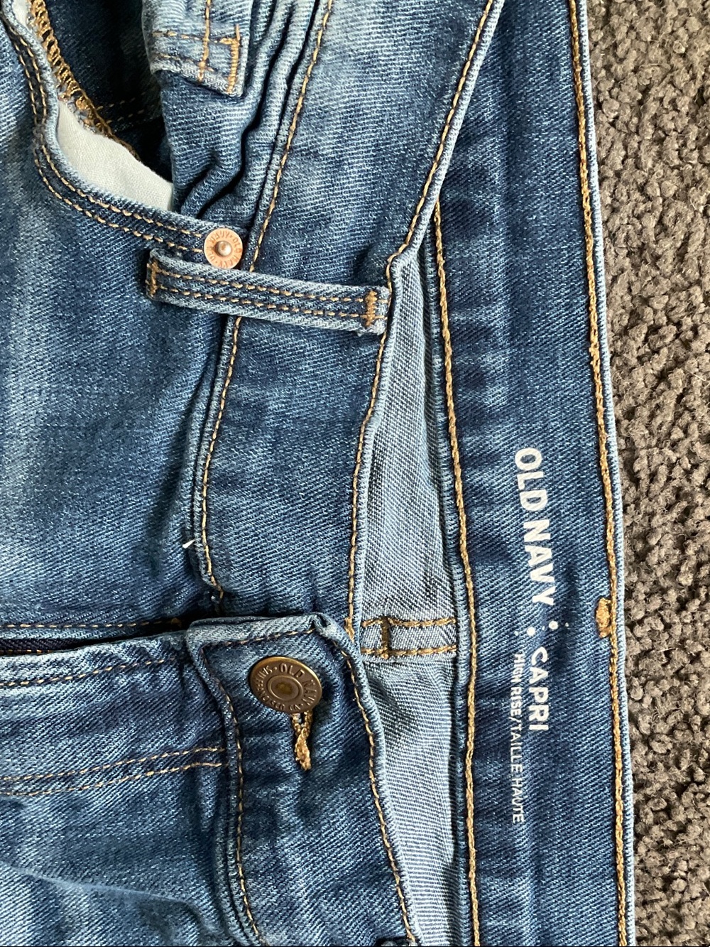 Old Navy Blue Denim Capri Jeans